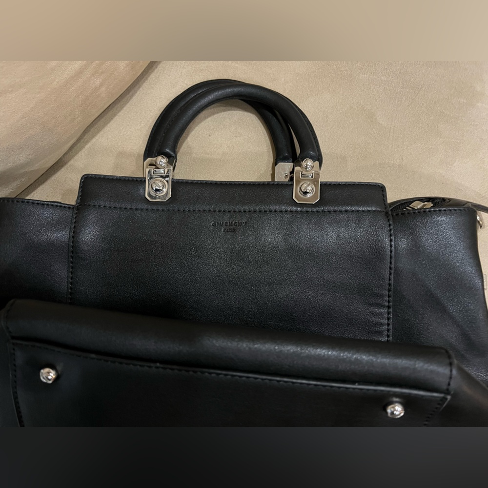 [Sold] Givenchy HDG leather purse in great condition - Picture 5 of 11